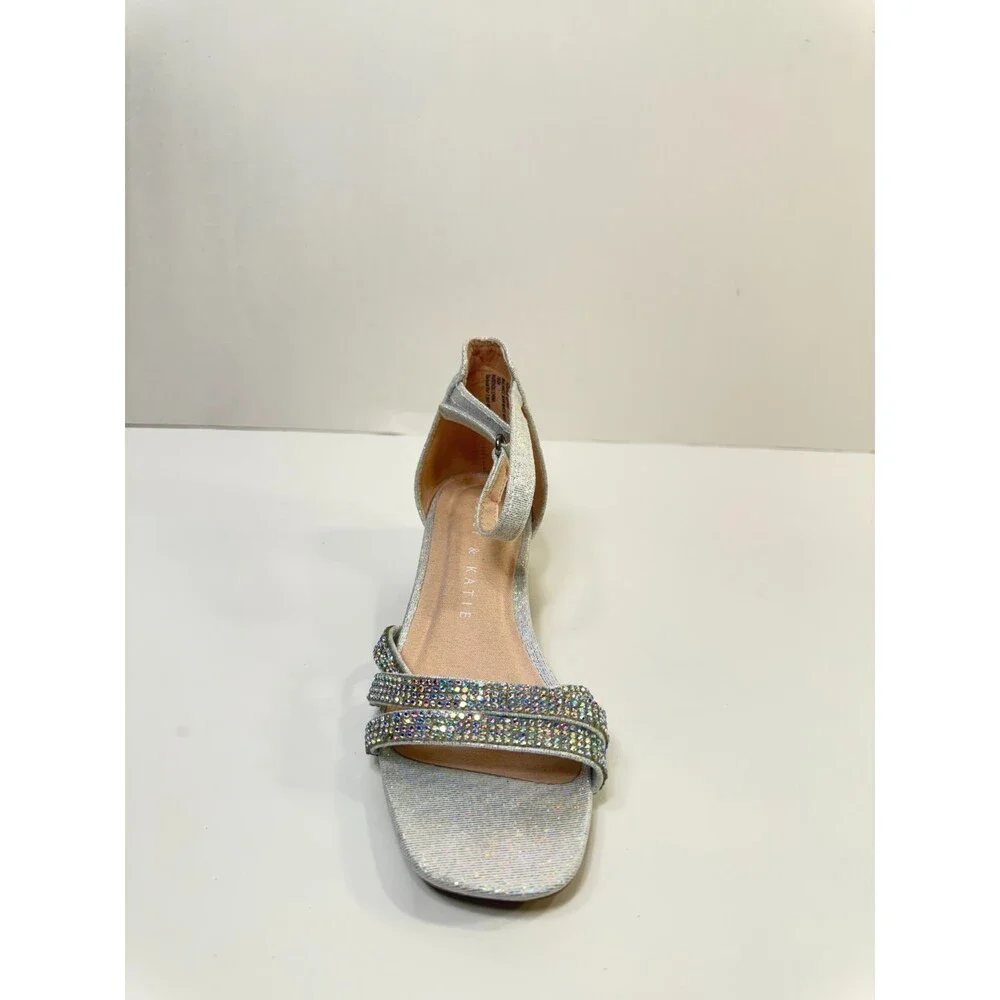 C29. Kelly & Katie Kids Silver Glitter-US 12